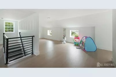 141 Lund Avenue, Edison, NJ 08820 - Photo 34
