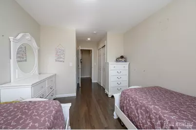 112 Valerie Drive, Manville, NJ 08835 - Photo 12