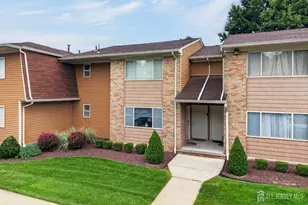 207 Mandon Ct, South Brunswick Township, NJ 08540 - Photo 2