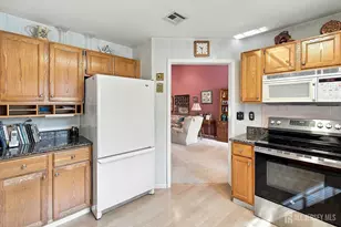 567B Nutley Dr, Monroe Township, NJ 08831 - Photo 12