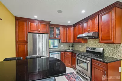 67 Albury Way, North Brunswick Township, NJ 08902 - Photo 2