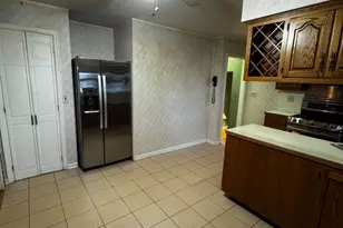 27 Frieda Ln, Colonia, NJ 07067 - Photo 6