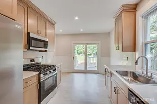 8 Fox Rd, Edison, NJ 08817 - Photo 14