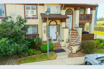 305 Michaels Court, Woodbridge Township, NJ 07095 - Photo 2