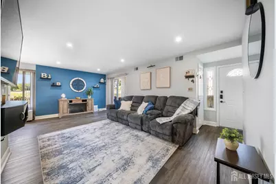 305 Michaels Court, Woodbridge Township, NJ 07095 - Photo 20