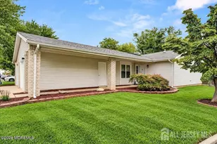 375C Duranta Plaza, Monroe Township, NJ 08831 - Photo 4