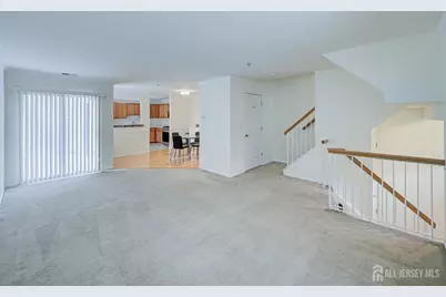 518 Great Beds Court, Perth Amboy, NJ 08861 - Photo 4