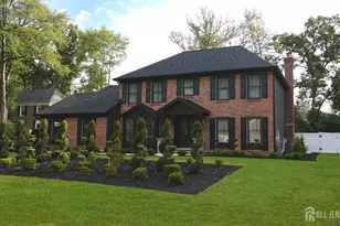 9 Wood Lake Ct, North Brunswick Township, NJ 08902 - Photo 1