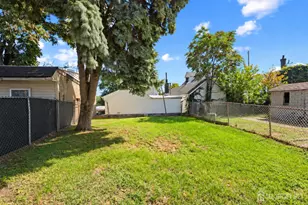 676 Charles St, Perth Amboy, NJ 08861 - Photo 32