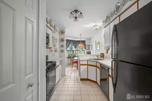 102 Rumford Way, Manalapan Township, NJ 07726 - Photo 10
