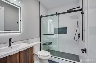 54 Nevsky St, Edison, NJ 08820 - Photo 60