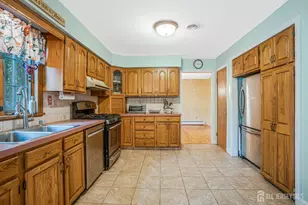 11 Woodrow Wilson Dr, Edison, NJ 08820 - Photo 8