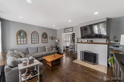 555 E Maple Avenue E, Woodbridge Township, NJ 07095 - Photo 4