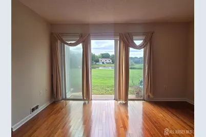 187 Hampshire Court, Piscataway Township, NJ 08854 - Photo 2