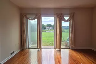 187 Hampshire Ct, Piscataway Township, NJ 08854 - Photo 2