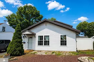 40 Compton Ave, Hazlet Township, NJ 07734 - Photo 1