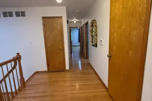 8 Teaberry Dr, Edison, NJ 08820 - Photo 2