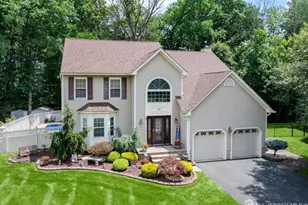 45 Woodruff Dr, Old Bridge Township, NJ 07747 - Photo 2