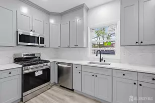 949 Edwin St, North Brunswick Township, NJ 08902 - Photo 6