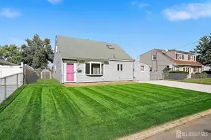 11 Kendall Dr, Sayreville, NJ 08859 - Photo 1