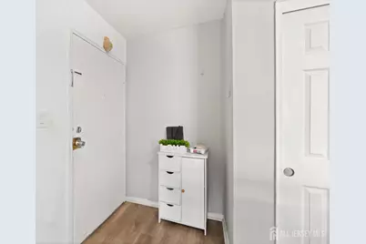 32 Woodedge Avenue #6, Edison, NJ 08817 - Photo 4