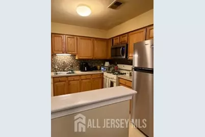 1216 Dogwood Court #1216, New Brunswick, NJ 08901 - Photo 4