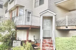 790 Harbortown Blvd, Perth Amboy, NJ 08861 - Photo 1