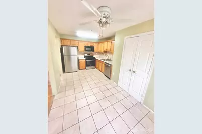 790 Harbortown Boulevard, Perth Amboy, NJ 08861 - Photo 8