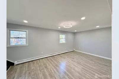 35 N Fiat Avenue, Iselin, NJ 08830 - Photo 10
