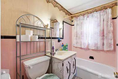 493 S Park Drive S, Perth Amboy, NJ 08861 - Photo 8