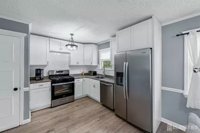 304 Maple Avenue, Middlesex, NJ 07080 - Photo 8