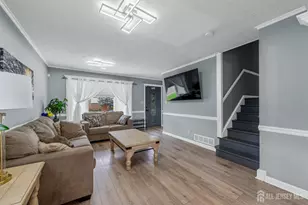304 Maple Ave, Middlesex, NJ 07080 - Photo 4