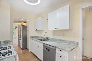 471 Beverly Dr, Aberdeen Township, NJ 07735 - Photo 14