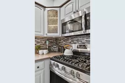 166 Burlington Avenue, Spotswood, NJ 08884 - Photo 14