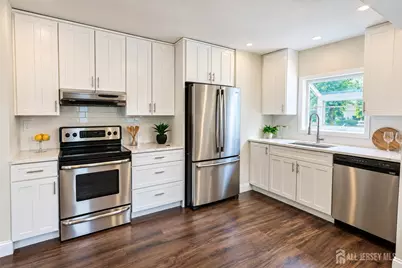 856 E Concourse, Aberdeen Township, NJ 07735 - Photo 10