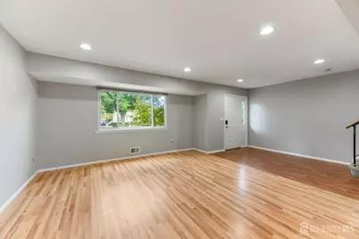 102 Benjamin Court, South Brunswick Township, NJ 08810 - Photo 4