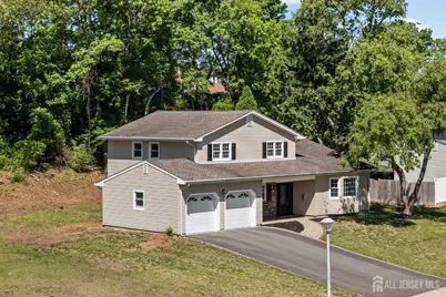 41 Oakwood Drive, Sayreville, NJ 08859 - Photo 2