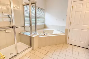 274 Valencia Dr, Monroe Township, NJ 08831 - Photo 38