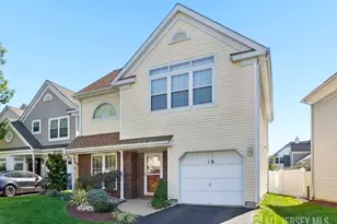 18 Carlisle Ct, Old Bridge Township, NJ 08857 - Photo 2