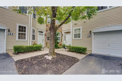 194 Shinnecock Drive, Manalapan Township, NJ 07726 - Photo 2