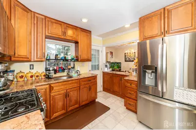 9 McAuliffe Drive, North Brunswick Township, NJ 08902 - Photo 8