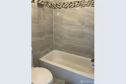 28 Renaissance Lane, New Brunswick, NJ 08901 - Photo 12