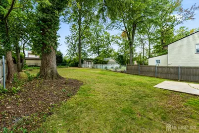 273 W Indiana Avenue, Iselin, NJ 08830 - Photo 28