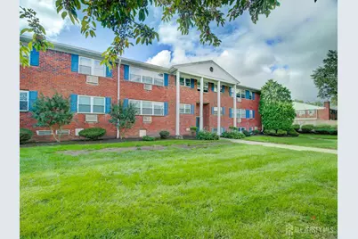 32-A Woodedge Avenue #8, Edison, NJ 08817 - Photo 2