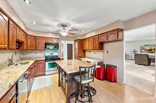 1 Hidden Lake Dr, North Brunswick Township, NJ 08902 - Photo 14