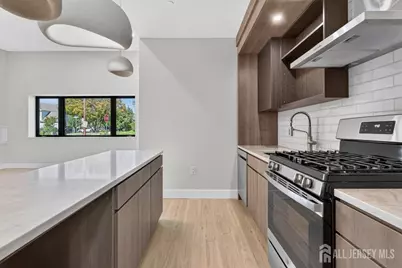 810 N 2nd Avenue #2, Highland Park, NJ 08904 - Photo 12