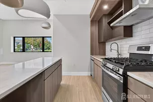 810 N 2nd Ave, Highland Park, NJ 08904 - Photo 12