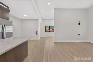 810 N 2nd Ave, Highland Park, NJ 08904 - Photo 10
