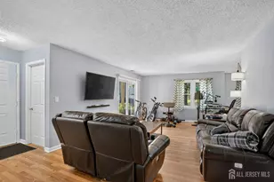 51 Woodmere Dr, Sayreville, NJ 08859 - Photo 4