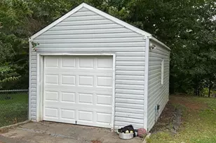 104 E Cliff Rd, Colonia, NJ 07067 - Photo 10